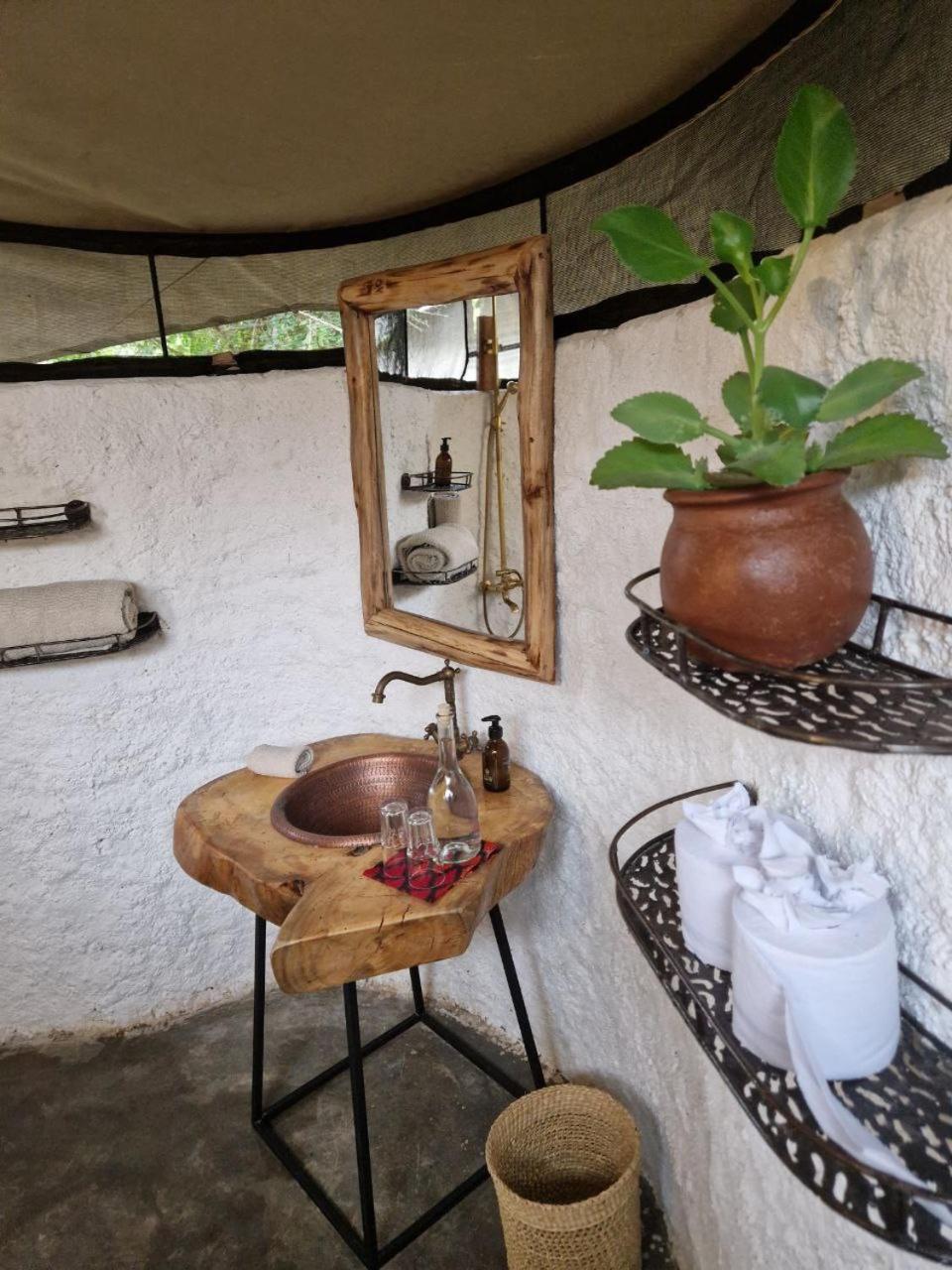 Usa River Dolly Farm & River Camp, Luxury Tents מראה חיצוני תמונה