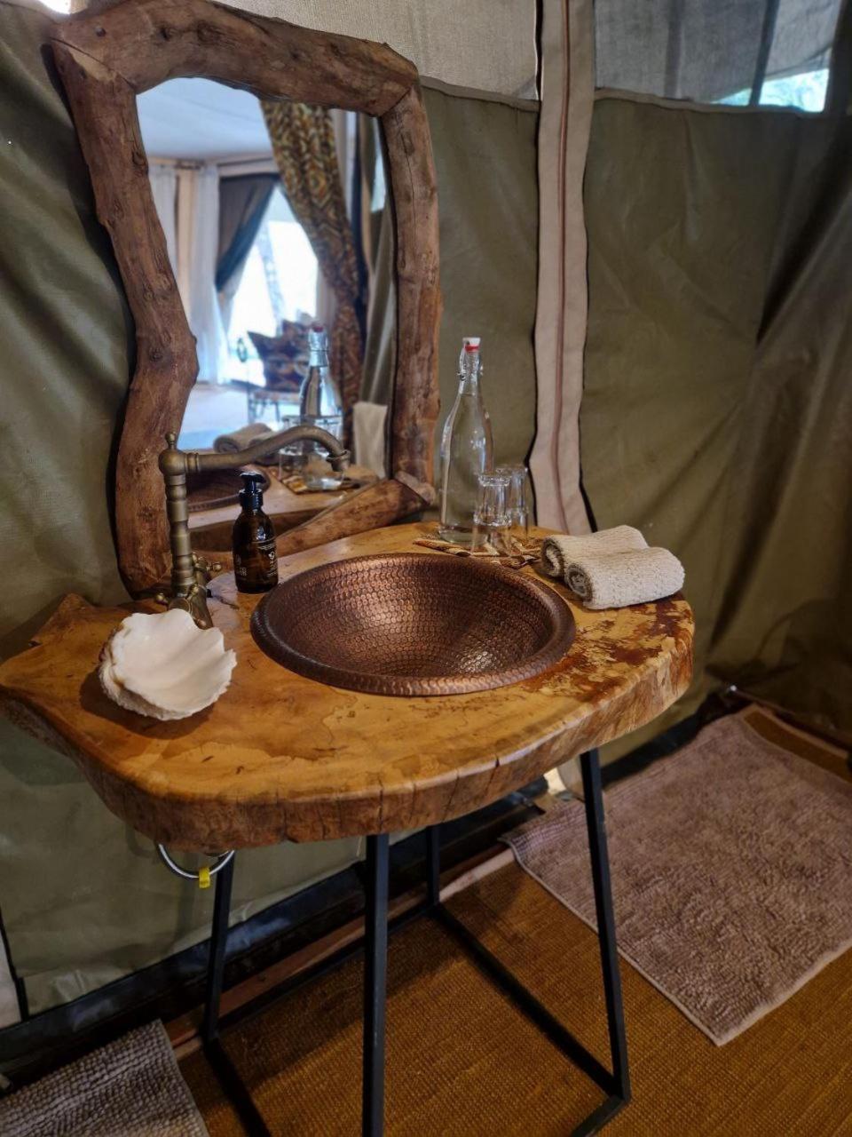 Usa River Dolly Farm & River Camp, Luxury Tents מראה חיצוני תמונה