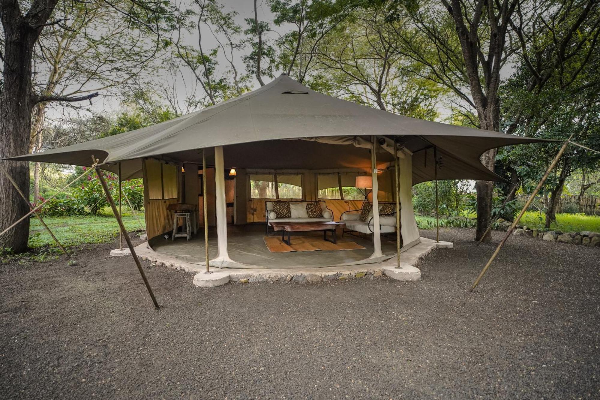 Usa River Dolly Farm & River Camp, Luxury Tents מראה חיצוני תמונה